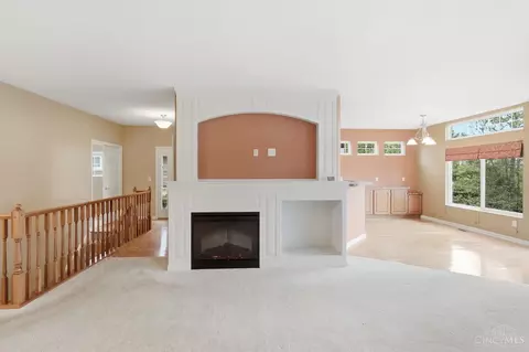 Living - 7886 Bridge Point Dr, Cincinnati, OH 45248 photo 4 of 12