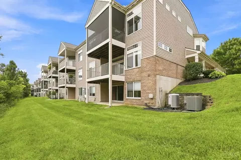 Exterior - 7886 Bridge Point Dr, Cincinnati, OH 45248 photo 7 of 8