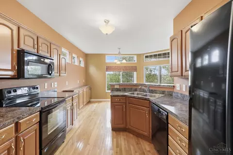 Kitchen - 7886 Bridge Point Dr, Cincinnati, OH 45248 photo 1 of 6