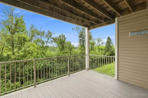 Exterior - 7886 Bridge Point Dr, Cincinnati, OH 45248 photo 3 of 8