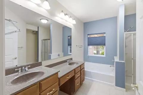 Bath - 7886 Bridge Point Dr, Cincinnati, OH 45248 photo 2 of 5