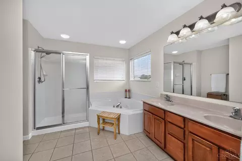 Bath - 926 Birch, Morrow, OH 45152 photo 2 of 6