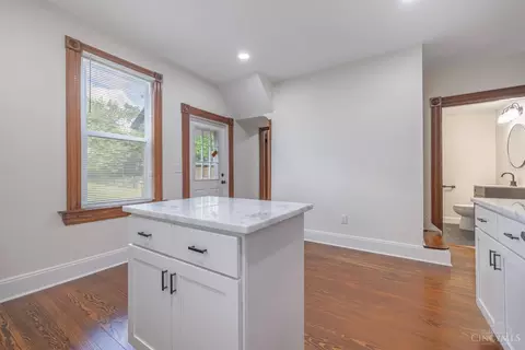 Entry Way - 2728 Silverleaf Ave, Cincinnati, OH 45212 photo 1 of 3