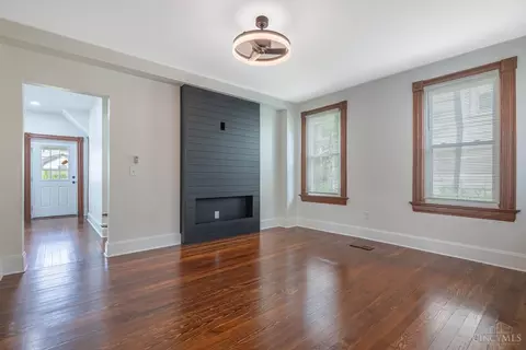 Living - 2728 Silverleaf Ave, Cincinnati, OH 45212 photo 1 of 2