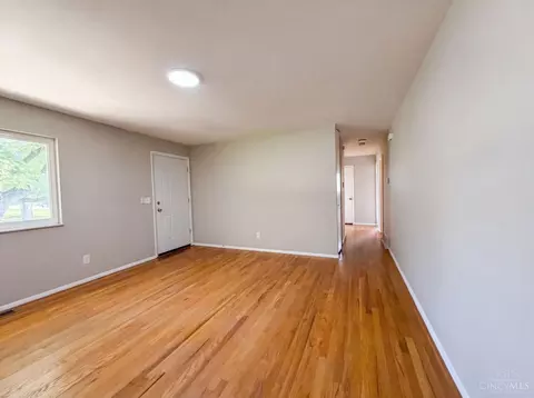 Living - 9707 Wescott Rd, Cincinnati, OH 45231 photo 2 of 4