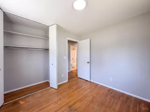 Bedroom - 9707 Wescott Rd, Cincinnati, OH 45231 photo 4 of 6