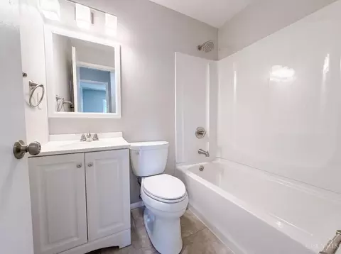 Bath - 9707 Wescott Rd, Cincinnati, OH 45231 photo 1 of 1