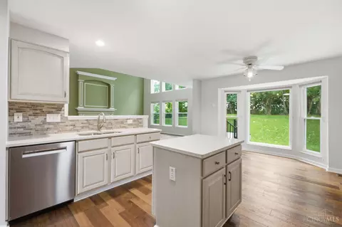 Kitchen - 12100 Deer Chase Dr, Cincinnati, OH 45240 photo 4 of 4