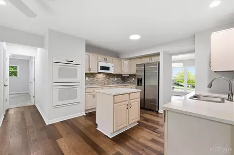 Kitchen - 12100 Deer Chase Dr, Cincinnati, OH 45240 photo 2 of 4
