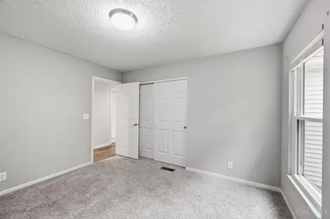 Bedroom - 12100 Deer Chase Dr, Cincinnati, OH 45240 photo 4 of 10