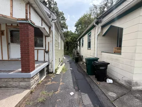 Exterior - 4334 Watterson St, Cincinnati, OH 45227 photo 3 of 7