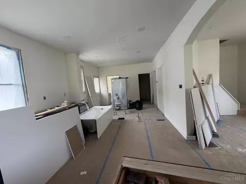 Entry Way - 4334 Watterson St, Cincinnati, OH 45227 photo 1 of 3