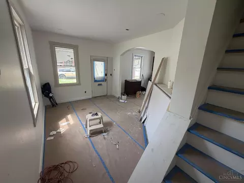 Living - 4334 Watterson St, Cincinnati, OH 45227 photo 4 of 4