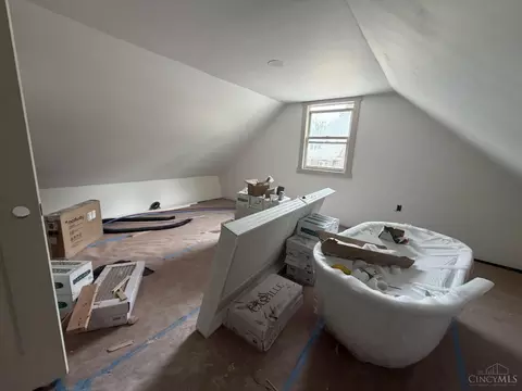 Bedroom - 4334 Watterson St, Cincinnati, OH 45227 photo 2 of 2
