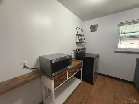 Kitchen - 3249 Werk Rd, Cincinnati, OH 45211 photo 3 of 3