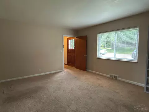 Living - 3249 Werk Rd, Cincinnati, OH 45211 photo 2 of 2