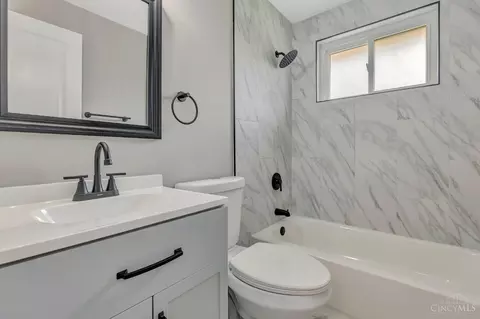 Bath - 8613 Brent Dr, Cincinnati, OH 45231 photo 1 of 3