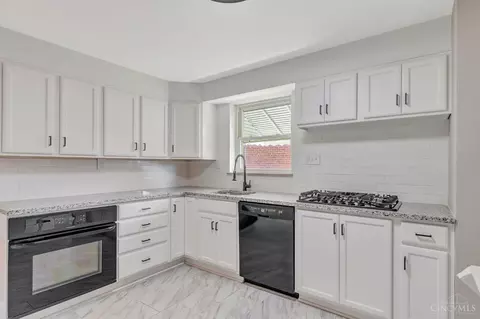 Kitchen - 8613 Brent Dr, Cincinnati, OH 45231 photo 3 of 4