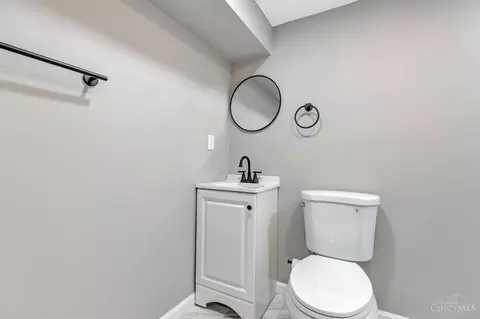 Bath - 8613 Brent Dr, Cincinnati, OH 45231 photo 3 of 3