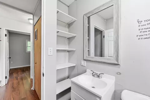 Bath - 9596 Pippin Rd, Cincinnati, OH 45231 photo 2 of 3