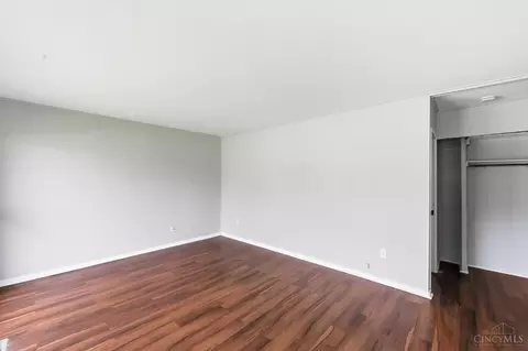Living - 9596 Pippin Rd, Cincinnati, OH 45231 photo 4 of 4