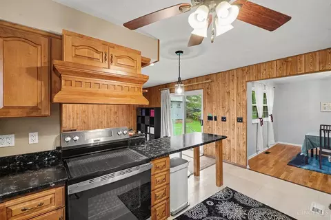 Kitchen - 263 Deephaven Dr, Cincinnati, OH 45238 photo 2 of 2