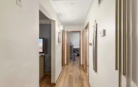 Entry Way - 4045 Ponder Dr, Cincinnati, OH 45245 photo 2 of 2