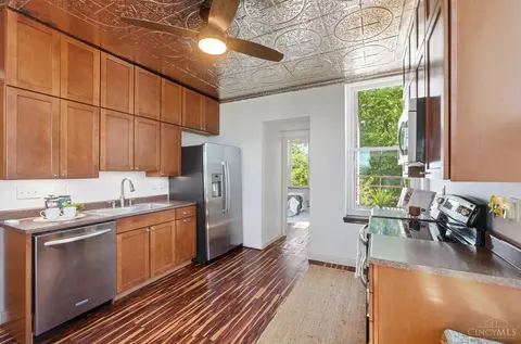 Kitchen - 1810 Walker St, Cincinnati, OH 45202 photo 2 of 6