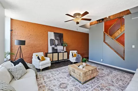 Living - 1810 Walker St, Cincinnati, OH 45202 photo 2 of 9