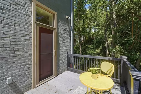 Exterior - 1810 Walker St, Cincinnati, OH 45202 photo 7 of 13