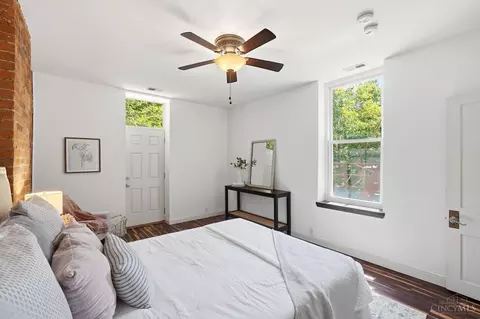 Bedroom - 1810 Walker St, Cincinnati, OH 45202 photo 3 of 6