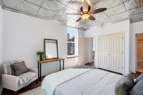 Bedroom - 1810 Walker St, Cincinnati, OH 45202 photo 6 of 6