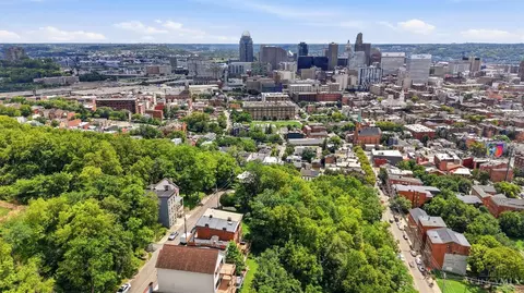 View/Area - 1810 Walker St, Cincinnati, OH 45202 photo 3 of 6