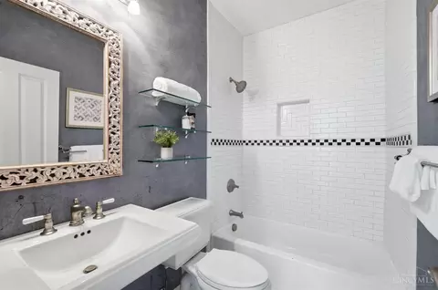 Bath - 1810 Walker St, Cincinnati, OH 45202 photo 2 of 5