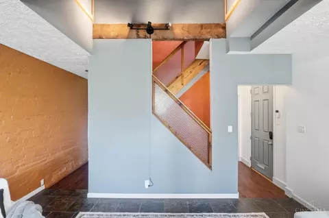 Entry Way - 1810 Walker St, Cincinnati, OH 45202 photo 5 of 13