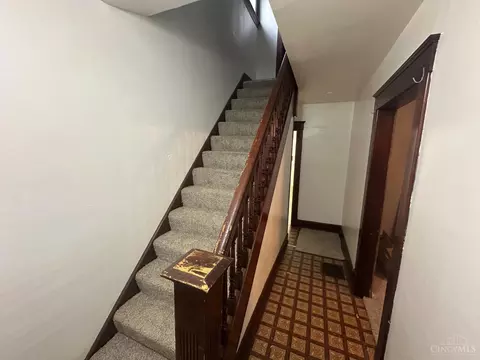Entry Way - 1216 Carson Ave, Cincinnati, OH 45205 photo 4 of 7