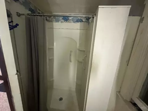 Bath - 1216 Carson Ave, Cincinnati, OH 45205 photo 1 of 1
