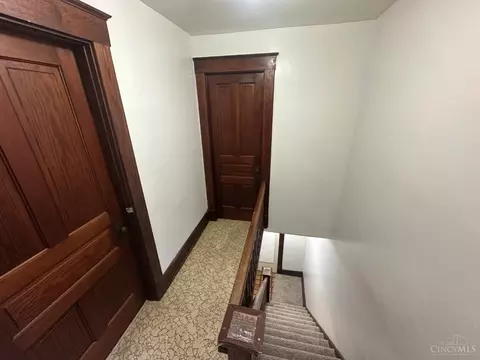 Entry Way - 1216 Carson Ave, Cincinnati, OH 45205 photo 3 of 7