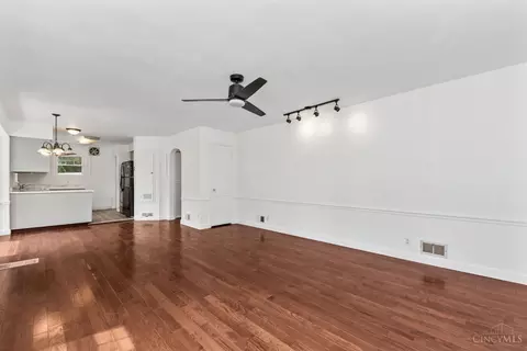 Living - 4077 Mclean Dr, Cincinnati, OH 45255 photo 1 of 6