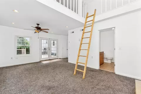 Living - 4077 Mclean Dr, Cincinnati, OH 45255 photo 6 of 6