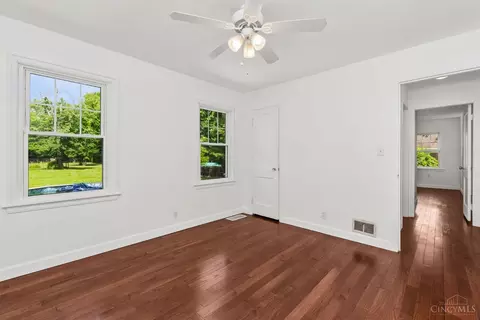 Bedroom - 4077 Mclean Dr, Cincinnati, OH 45255 photo 2 of 4
