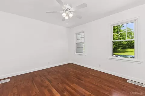 Bedroom - 4077 Mclean Dr, Cincinnati, OH 45255 photo 1 of 4