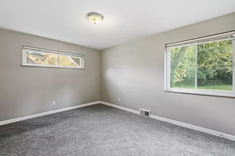 Bedroom - 1694 Ashbrook Dr, Cincinnati, OH 45238 photo 3 of 4