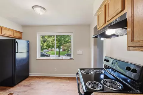 Kitchen - 1694 Ashbrook Dr, Cincinnati, OH 45238 photo 5 of 5