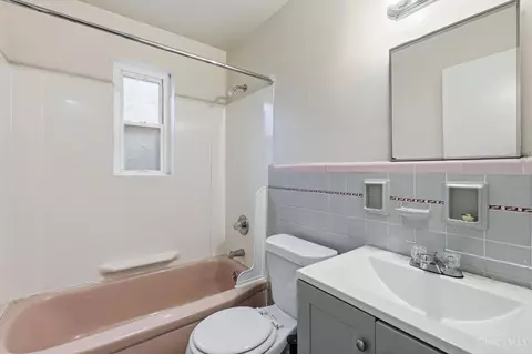 Bath - 1694 Ashbrook Dr, Cincinnati, OH 45238 photo 1 of 1