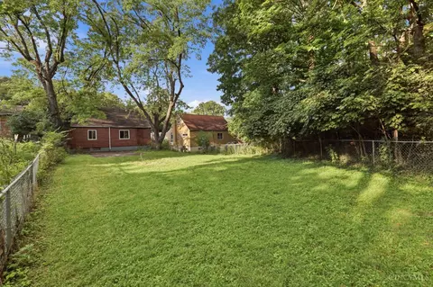 Exterior - 1694 Ashbrook Dr, Cincinnati, OH 45238 photo 4 of 4