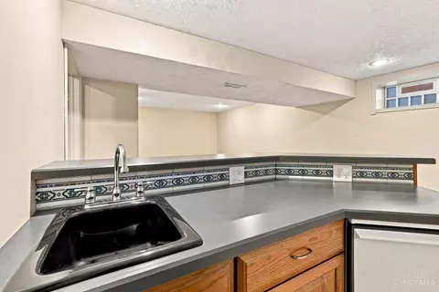Kitchen - 5369 Edger Dr, Cincinnati, OH 45239 photo 4 of 4