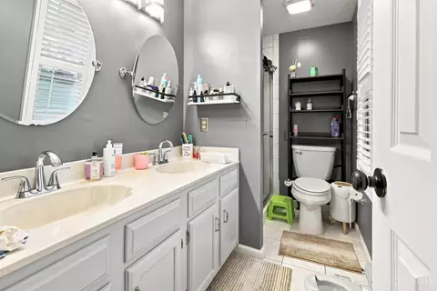 Bath - 5369 Edger Dr, Cincinnati, OH 45239 photo 2 of 3