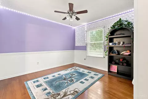 Bedroom - 5369 Edger Dr, Cincinnati, OH 45239 photo 1 of 12