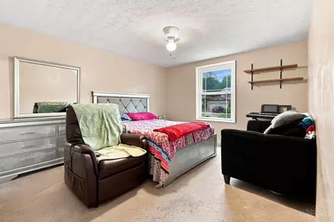 Bedroom - 5369 Edger Dr, Cincinnati, OH 45239 photo 2 of 12